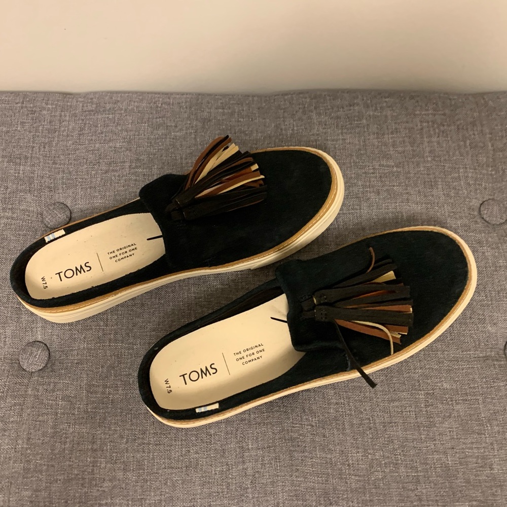 Brand new Tom’s woman’s shoes